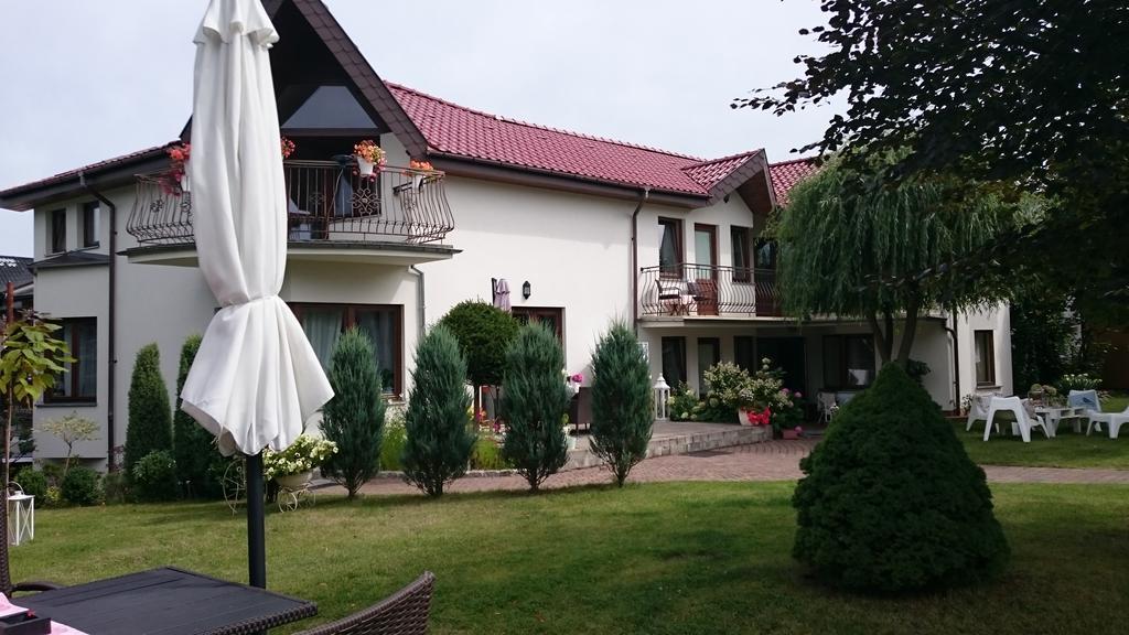 Villa Czarli 미엥지즈드로예 외부 사진
